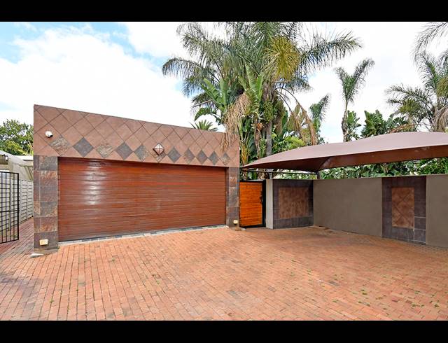 4 BEDROOM FREEHOLD FOR SALE IN HIGHWAY GARDENS